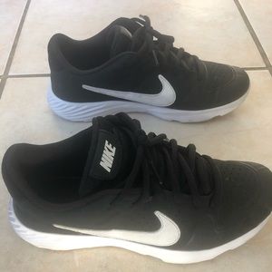 Nike Revolution Sneakers